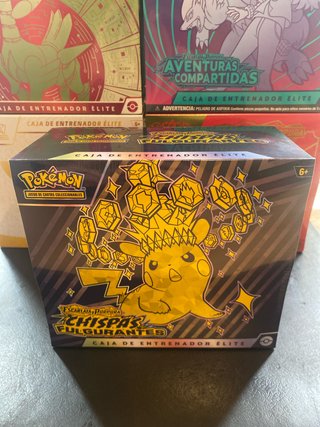 Pokemon Caja Entrenador Élite Chispas Fulgurantes