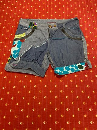 Pantalón corto Desigual Talla 38