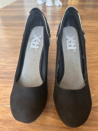 Zapatos de tacón negros Xti