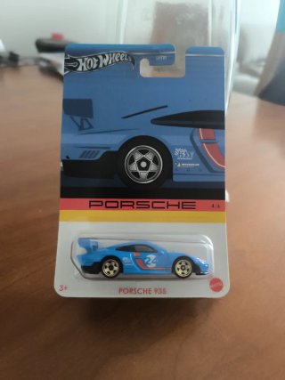 Hot Wheels Porsche 935 GRT01