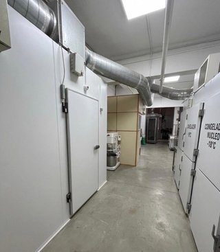 R-7940903 Traspaso Obrador Panadería en Nou Barris