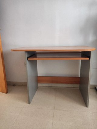 Escritorio madera y metal