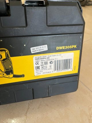 Sierra de sable DeWalt DWE305PK con maletín
