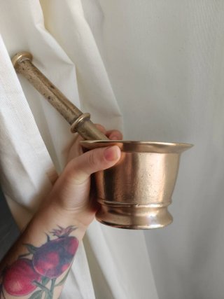 Almirez Antiguo de Metal