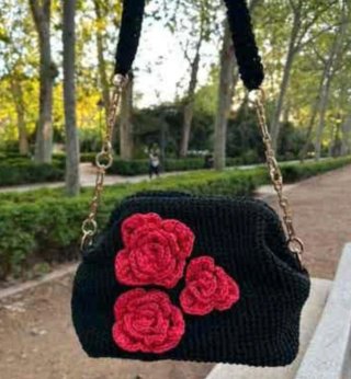 Bolso Clutch Negro Artesanal Flores Rojas