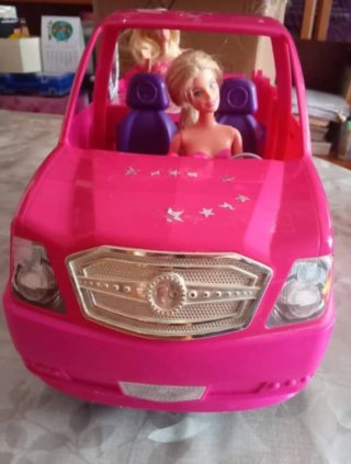 Limosina Barbie con 2 Muñecas