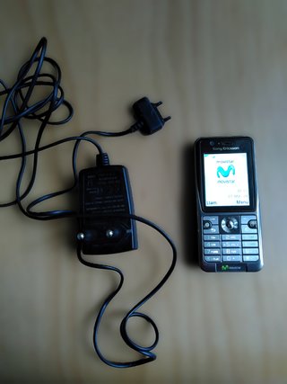 Sony Ericsson K530i Movistar + Cargador original