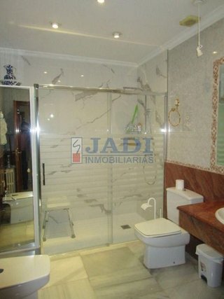Chalet en venta en Los Llanos - Av. de los Estudiantes en Valdepeñas