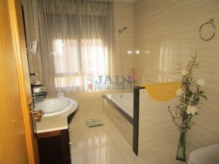 Chalet en venta en Los Llanos - Av. de los Estudiantes en Valdepeñas