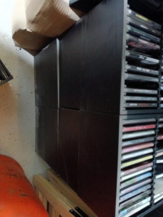 Mueble para CDs de madera y plástico