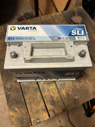 Batería Varta E11 74Ah 680A