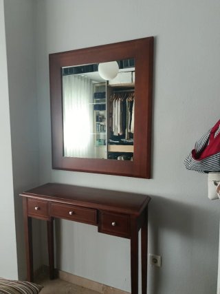 Mueble de entrada con espejo