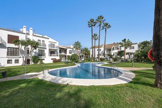 Piso en venta en Los Naranjos en Marbella