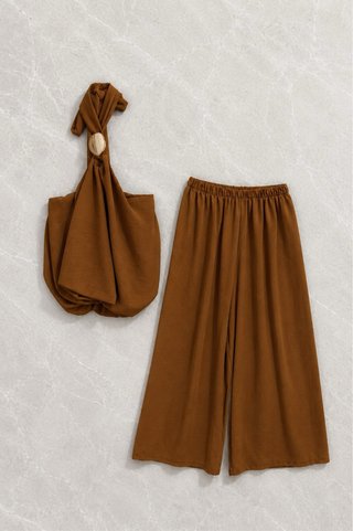 Conjunto marrón: top y pantalón palazzo