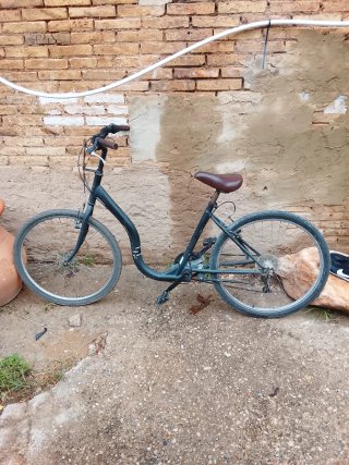 Bicicleta urbana negra