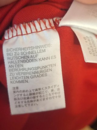 Sudadera deportiva adidas roja y negra