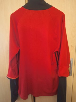 Sudadera deportiva adidas roja y negra