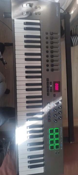 Teclado MIDI Nektar Impact LX61+