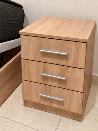 Armadi e comodini nuovi per camera da letto a partire da 40€
