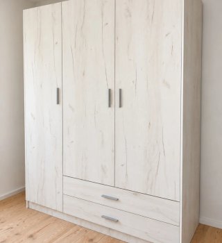 Armadi e comodini nuovi per camera da letto a partire da 40€