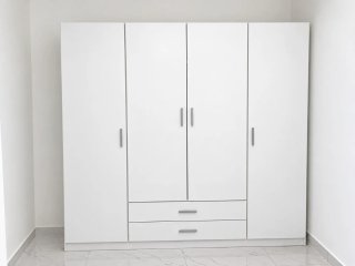 Armadi e comodini nuovi per camera da letto a partire da 40€