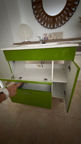 Mueble de Baño Verde con Lavabo y grifo. 80cm