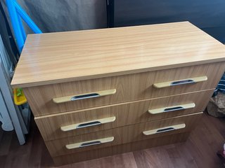 Cómoda 3 cajones madera