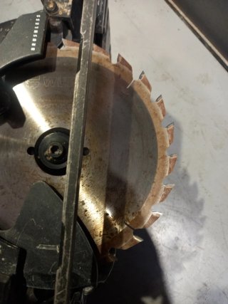 Sierra Circular Wurth 18V + Cargador + 2 Baterías