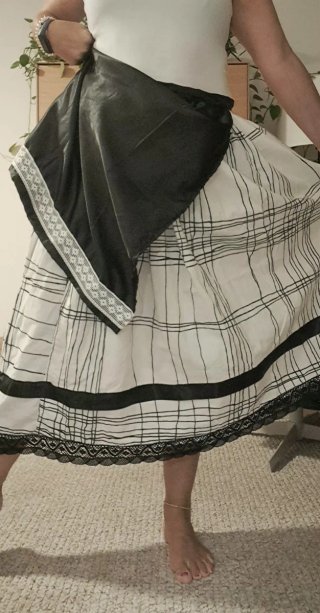 Falda 80cm y delantal aldeana, casera, regional