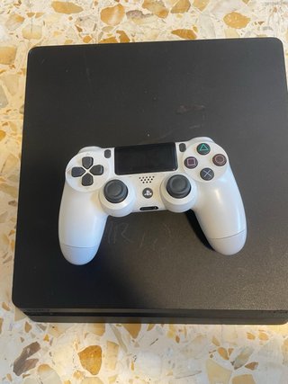 Playstation 4 Slim PS4 Nera