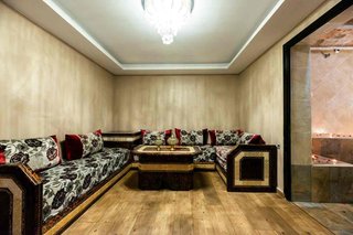 R-7940909 Traspaso Centro de Estética y Peluquería