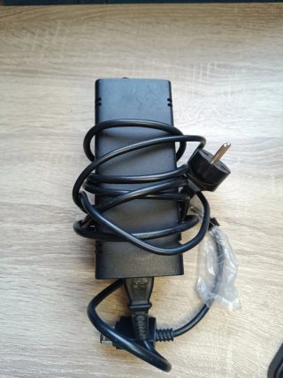 Xbox 360 4GB Color Negro Mate +Mando Negro Mate