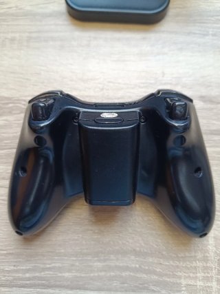 Xbox 360 4GB Color Negro Mate +Mando Negro Mate