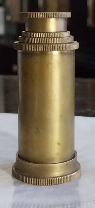 Catalejo de bronce antiguo