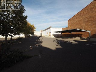 Local comercial en alquiler en Tomelloso