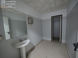 Local comercial en alquiler en Tomelloso