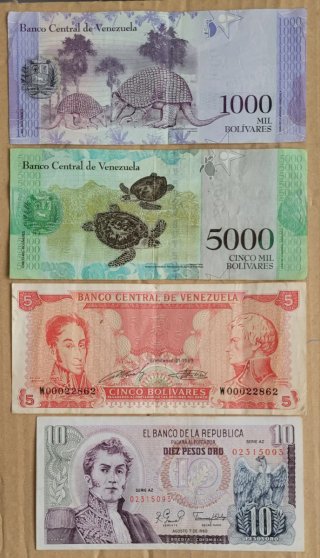 Lote de 10 billetes variados