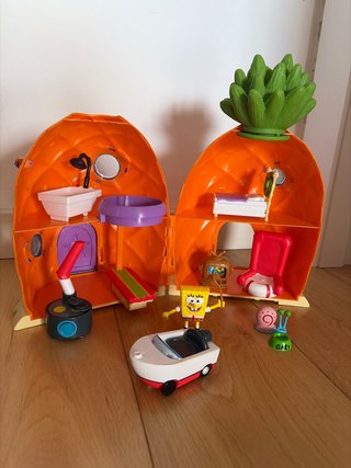 Piña Bob Esponja con figuras y accesorios