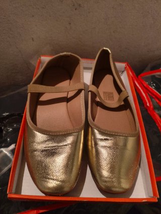 Zapatos niña dorados talla 38