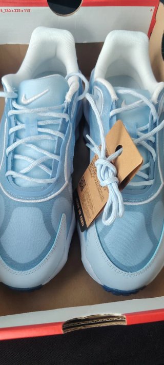 Nike WMNS Aura Edge Talla 42