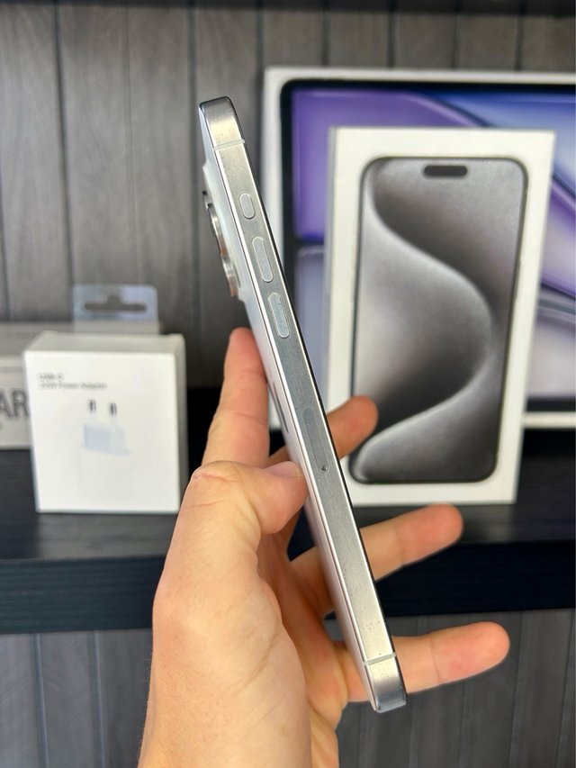 iPhone 15 Pro Max 256GB Plata Seminuevo