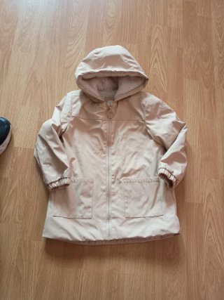 Chubasquero de niña beige 4 y 5 años