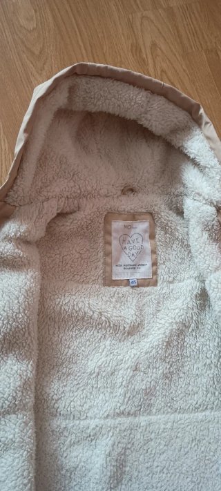 Chubasquero de niña beige 4 y 5 años