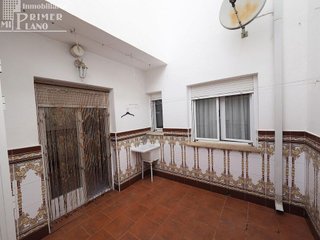 Casa adosada en venta en Tomelloso