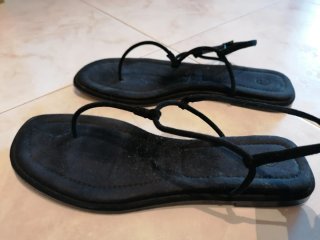 Sandalias negras Massimo Dutti