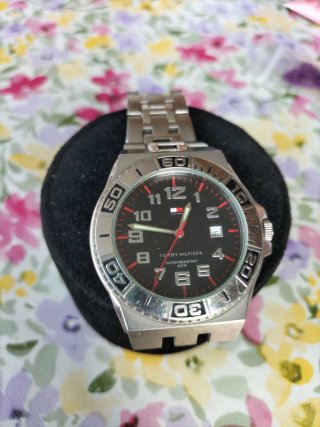 Reloj Tommy Hilfiger Negro y Plateado