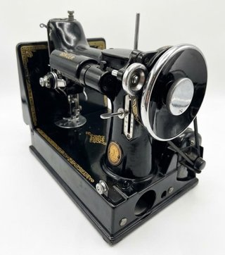 Máquina de coser Singer 221 Eléctrica Antigua
