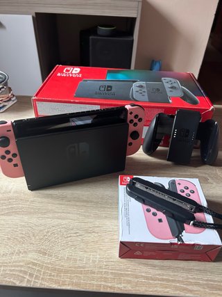 Nintendo Switch Negra y Rosa