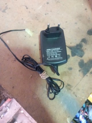 Cargador NiMH Modelo JL628