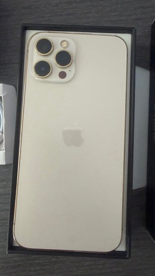 iPhone 12 Pro Max Dorado